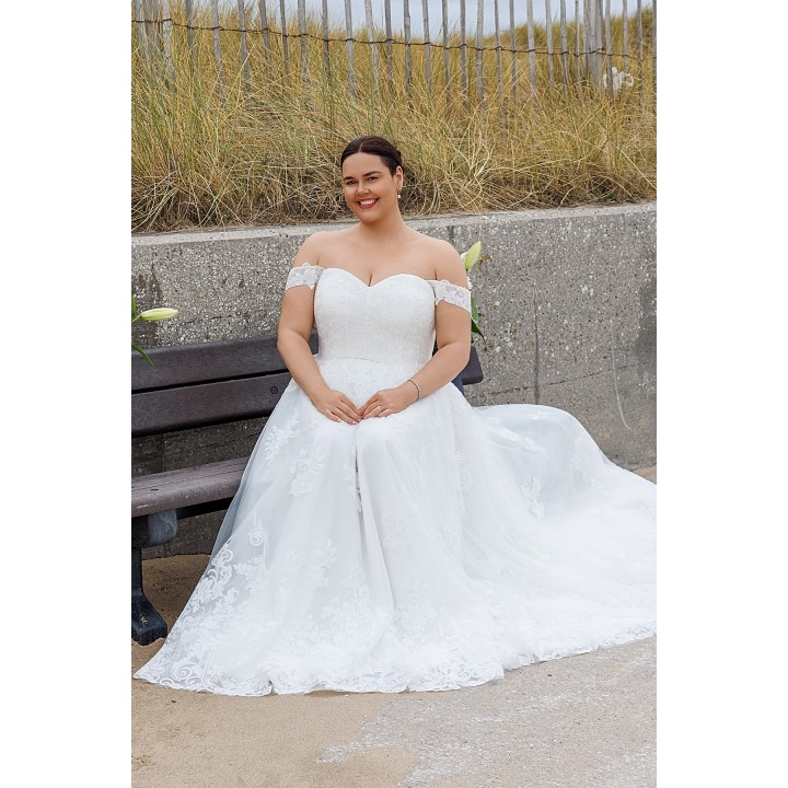 IF 106 Celestia Gown