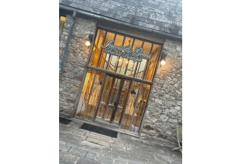 Jewels and Gems Bridal Boutique